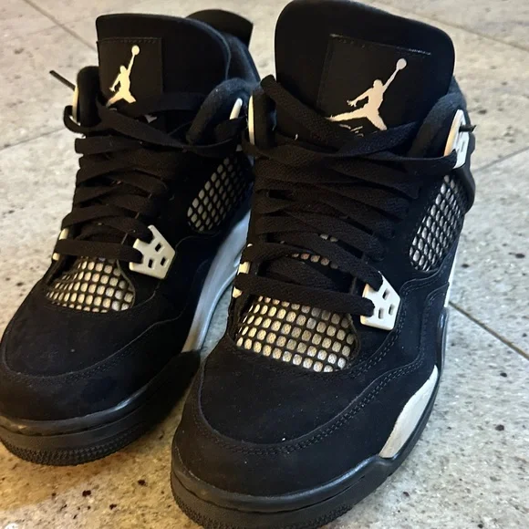 AIR Jordan 4 White Thunder Retro Kids Sneakers Black White - Picture 9 of 9